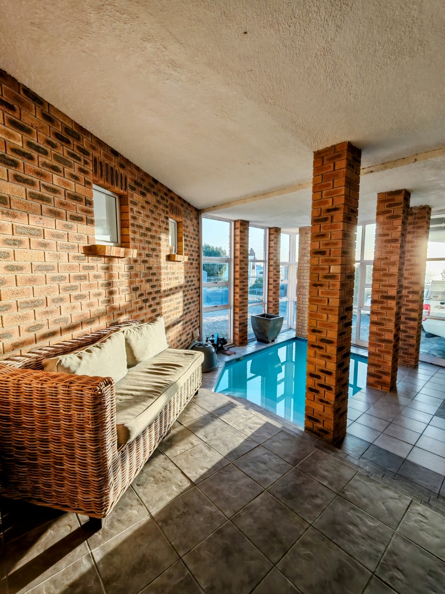 4 Bedroom Property for Sale in De Kelders Western Cape